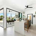 Villa Laura By See Residence -Near Cystal Bay- Inclued Airport Pick Up