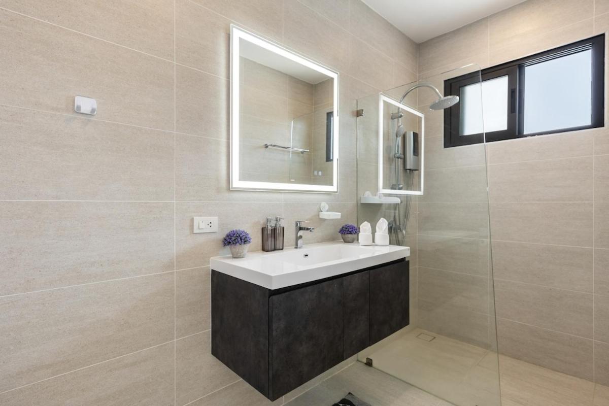 Villa Laura By -near Cystal Bay- Inclued Airport Pick Up *