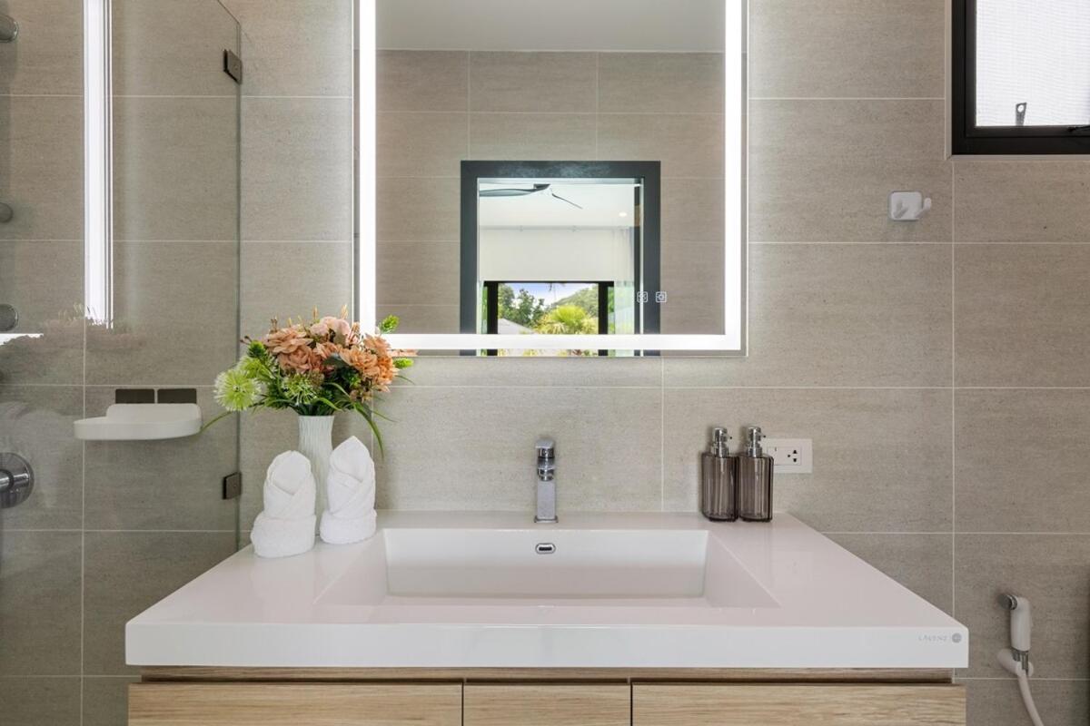 Laura By -near Cystal Bay- Inclued Airport Pick Up Villa